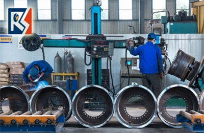 Équipement de production de roues en acier